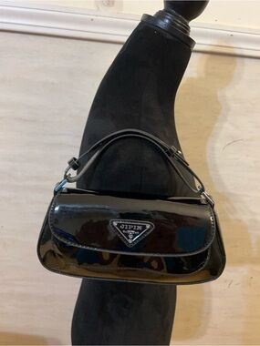 “JIPIN" patent leather shoulder bag
